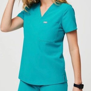 FIGS TEAL TOP SIZE L